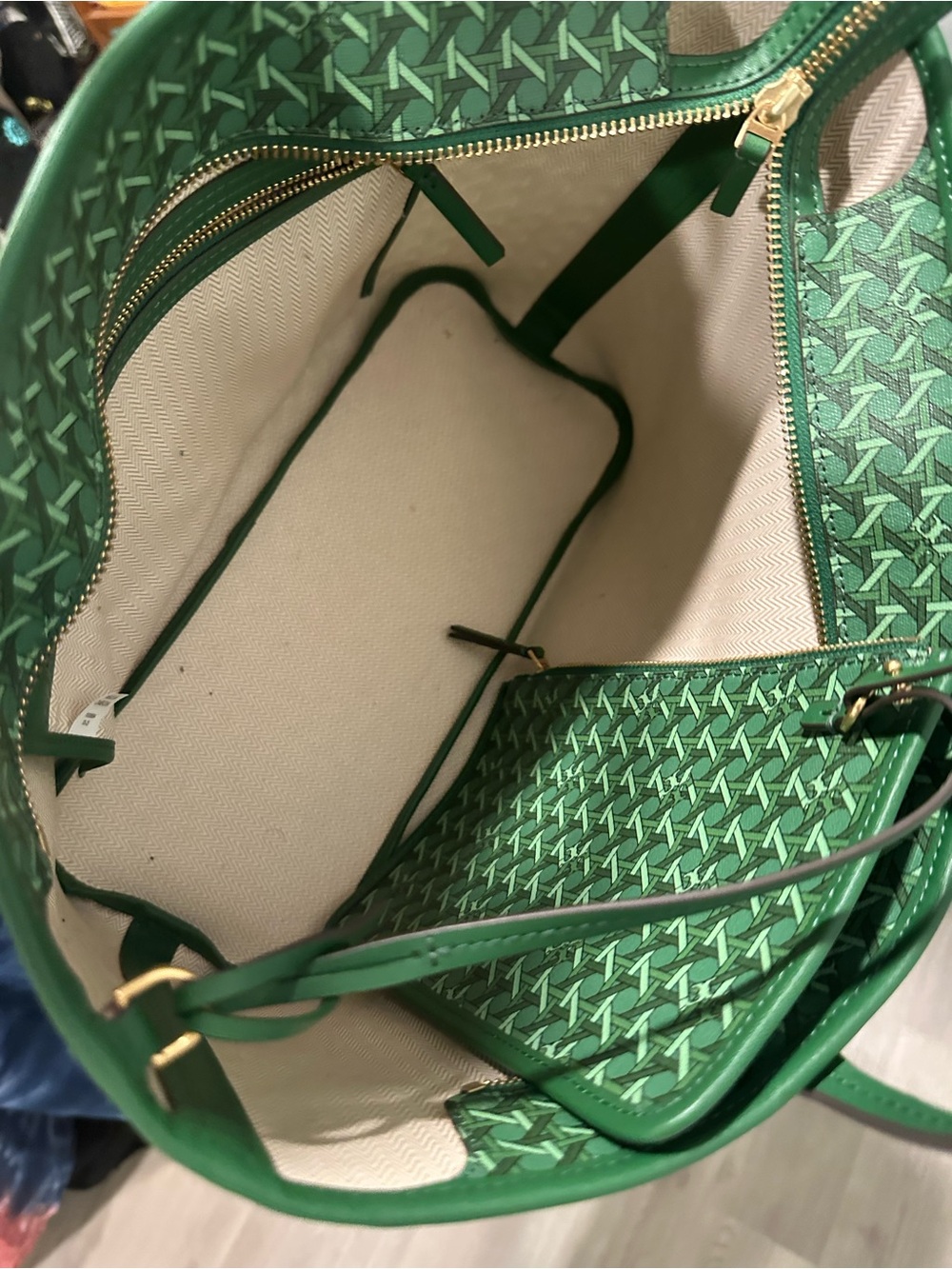 Tory Burch Ever-Ready Green Patterned Tote Bag - Picture 7 of 7